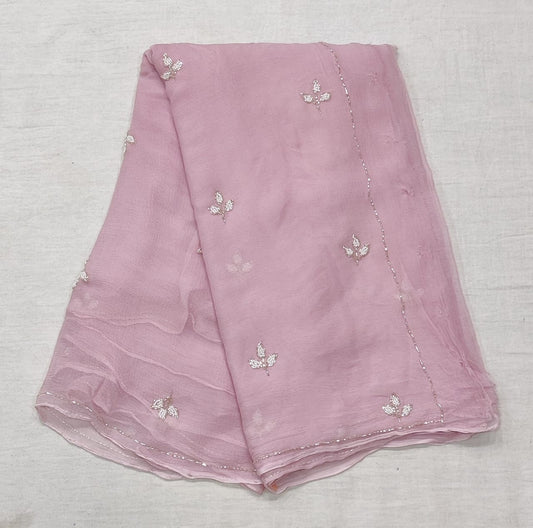 Butti Saree – Elegant Handcrafted Butti Detailing