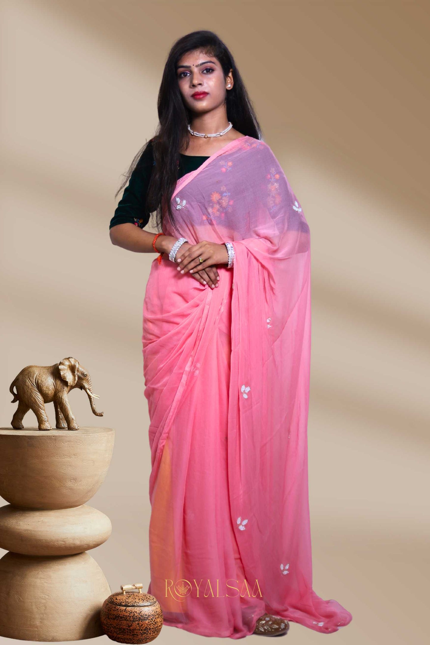 Butti Saree – Elegant Handcrafted Butti Detailing