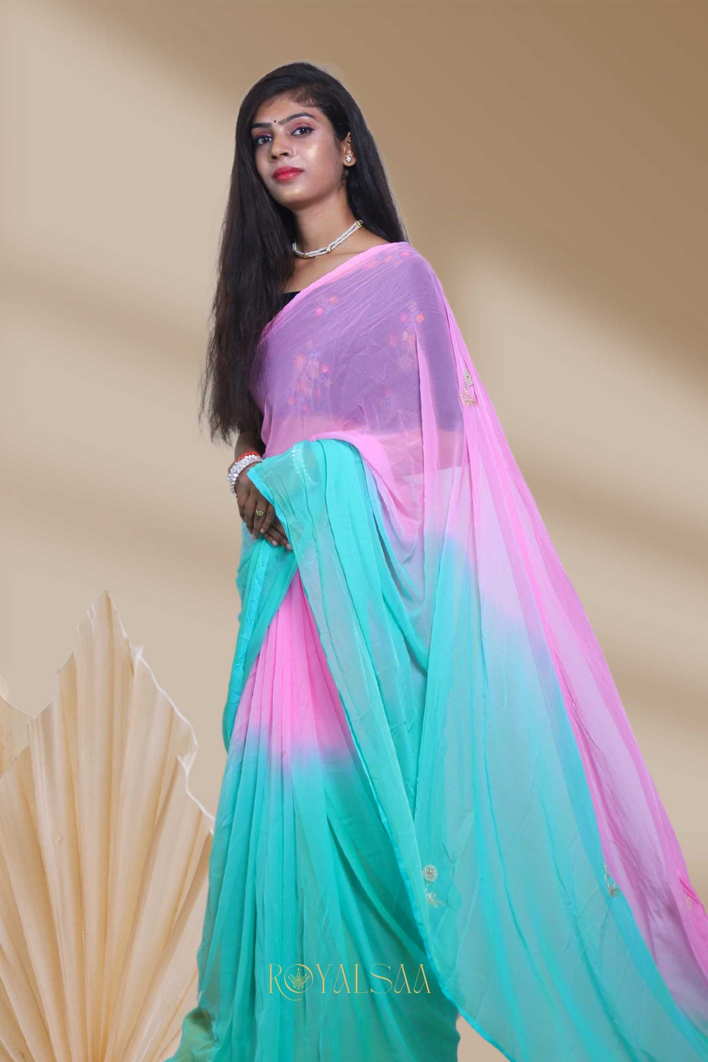 Royal Grace Butti Saree – 30+ Handcrafted Motifs