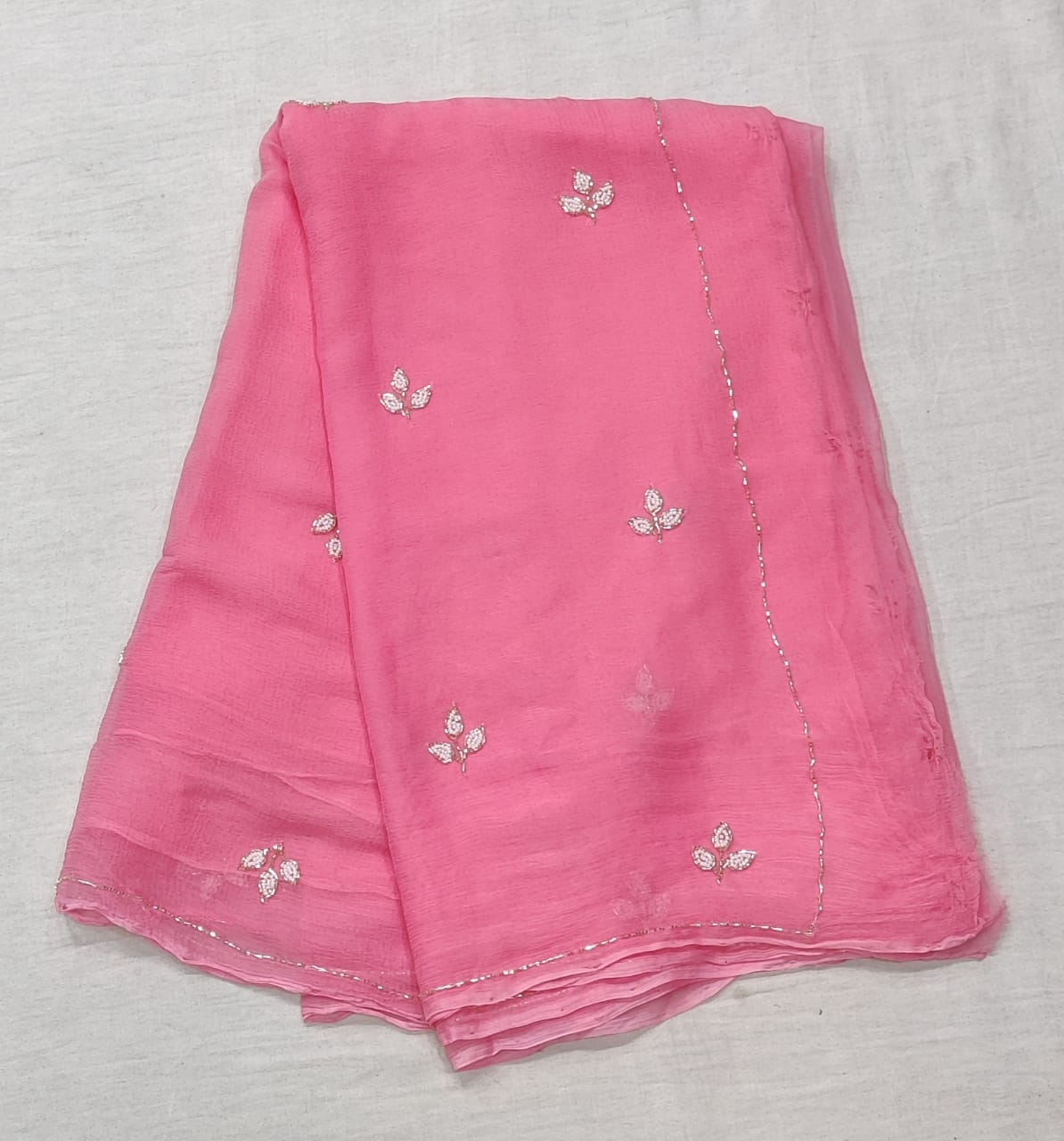 Butti Saree – Elegant Handcrafted Butti Detailing