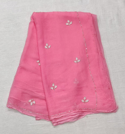 Butti Saree – Elegant Handcrafted Butti Detailing